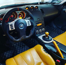 Load image into Gallery viewer, Nissan 350Z Carbon Fiber Steering Wheel